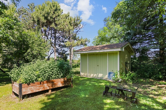8972 Trista Ln, Saint Bonifacius, MN 55375 - view of yard with a storage unit