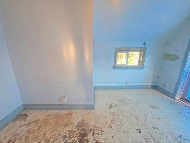 2001 Shilhon Rd, Duluth, MN 55804 - spare room with baseboards