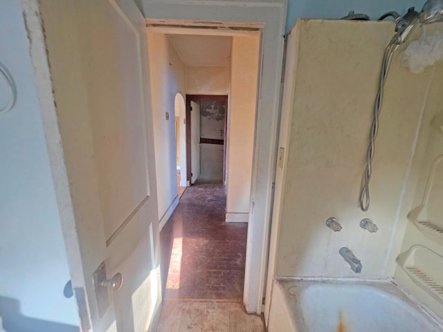 2001 Shilhon Rd, Duluth, MN 55804 - full bath featuring washtub / shower combination