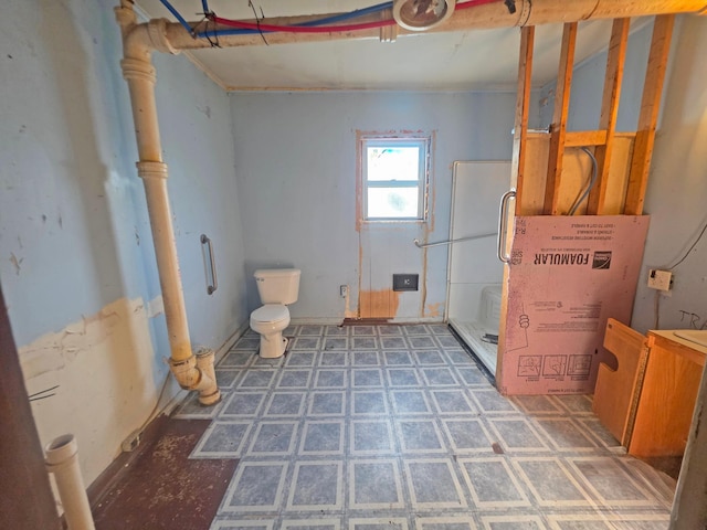2001 Shilhon Rd, Duluth, MN 55804 - below grade area featuring crown molding