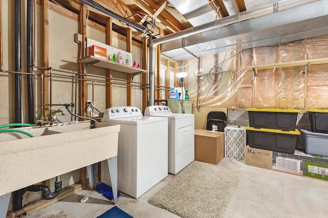 2539 83rd Ct N, Brooklyn Park, MN 55444 - laundry room with washing machine and clothes dryer