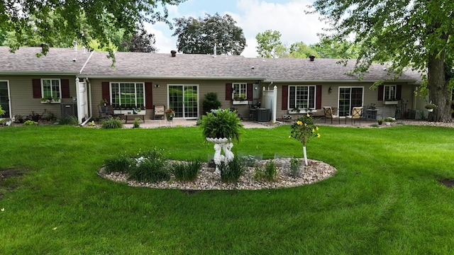 1019 Pershing Blvd, Worthington, MN 56187 - photo 1