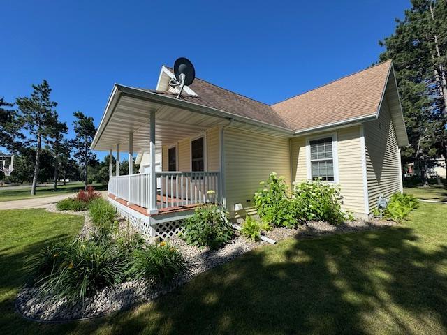 313 Ravilla Ave, Staples, MN 56479 - photo 4