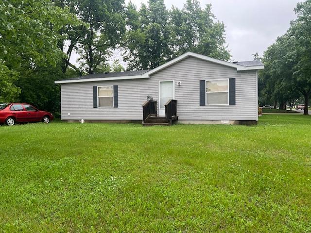 527 S St E, Litchfield, MN 55355 - photo 1