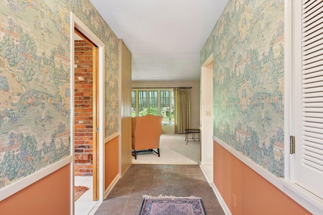 33 Eagle Ridge Rd, North Oaks, MN 55127 - hall with wallpapered walls and baseboards