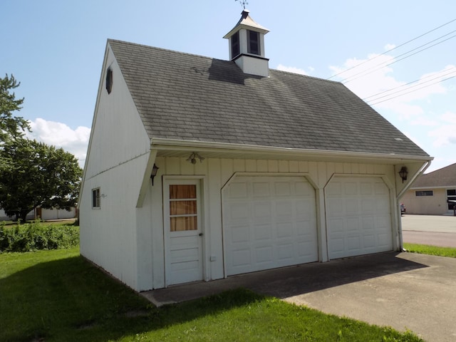 411 Bush St, Lakefield, MN 56150 - view of detached garage
