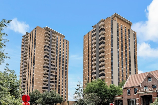 400 Groveland Ave Unit 1810, Minneapolis, MN 55403 - photo 34