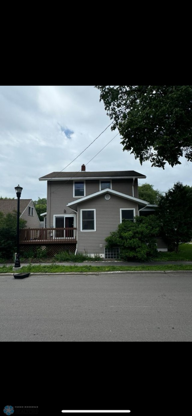 802 11th Ave N, Fargo, ND 58102 - view of front facade featuring a wooden deck