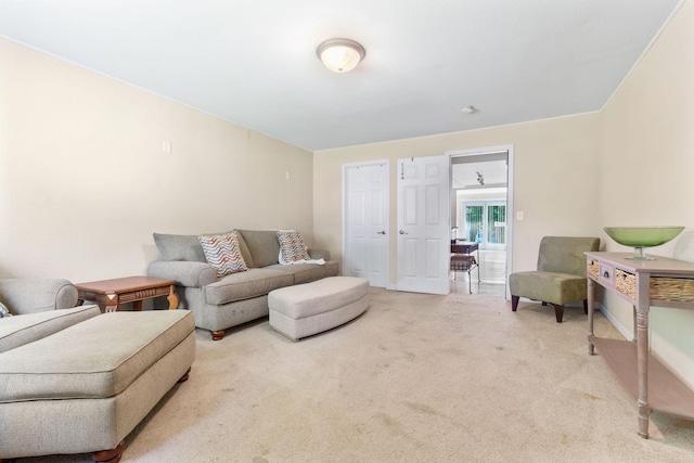 905 Bellows St, West Saint Paul, MN 55118 - view of carpeted living area