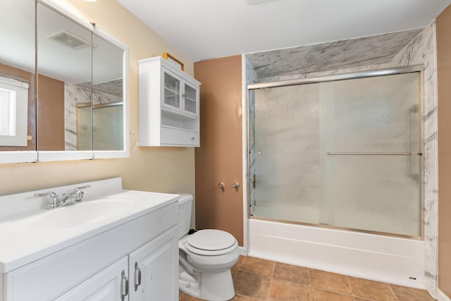 905 Bellows St, West Saint Paul, MN 55118 - bathroom with vanity and combined bath / shower with glass door