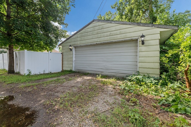 515 Lincoln St, Winona, MN 55987 - view of detached garage