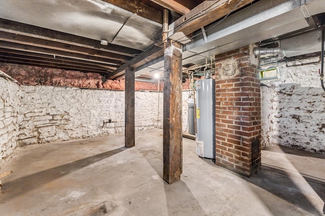 515 Lincoln St, Winona, MN 55987 - unfinished basement with water heater