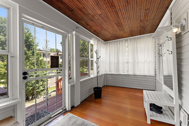 3502 Grand Ave S, Minneapolis, MN 55408 - view of unfurnished sunroom