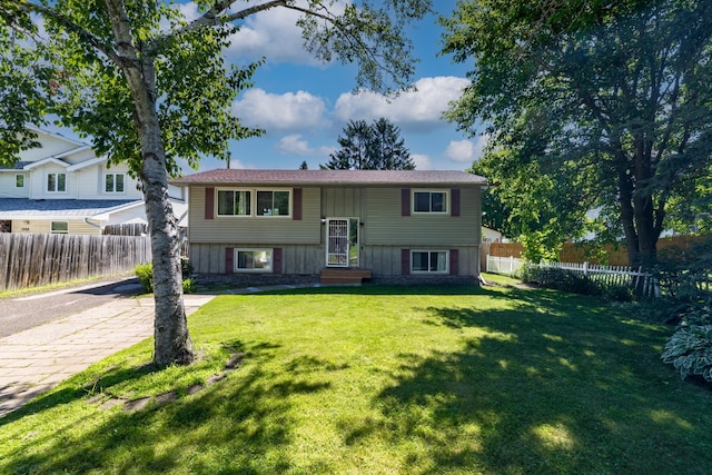 1958 6th St N, North Saint Paul, MN 55109 - view of front of home