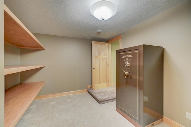 442 Wren Ln, Hudson, WI 54016 - bathroom with a textured ceiling and baseboards