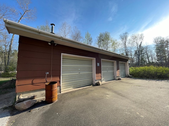 21344 County Road 11, Crosby, MN 56441 - view of garage