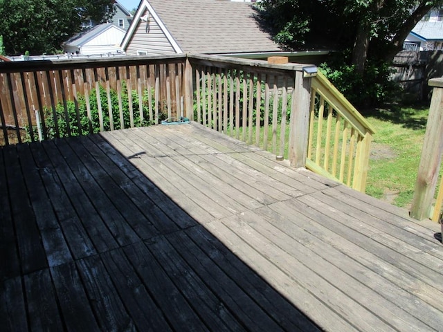 658 Bellows St, Saint Paul, MN 55107 - view of wooden terrace