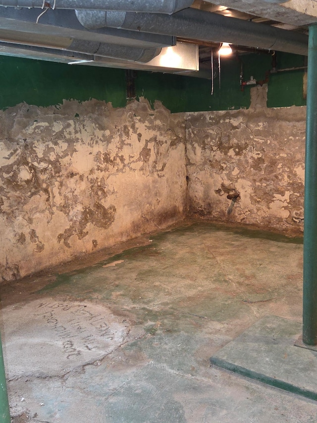 658 Bellows St, Saint Paul, MN 55107 - view of unfinished below grade area