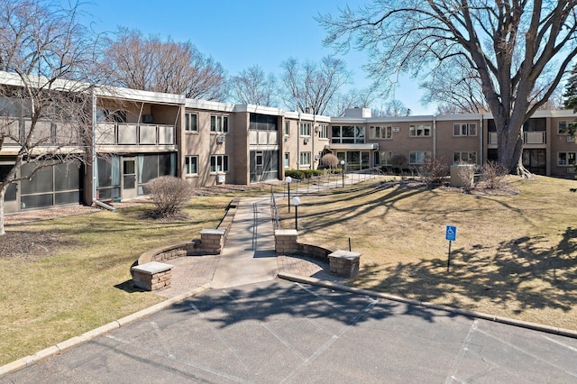 4380 Brookside Ct Unit 103, Edina, MN 55436 - view of community featuring a lawn