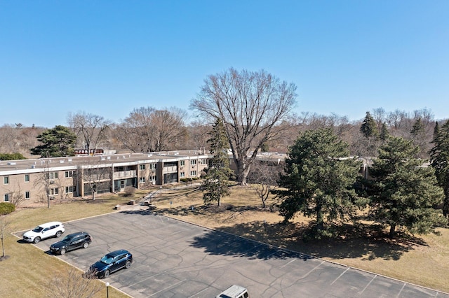 4380 Brookside Ct Unit 103, Edina, MN 55436 - view of property featuring uncovered parking