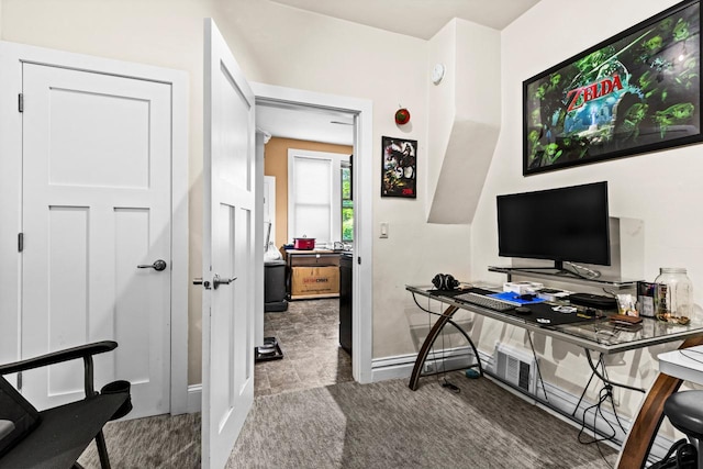 702 11th St, Duluth, MN 55805 - carpeted office with baseboards
