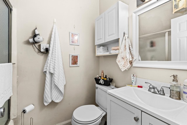 702 11th St, Duluth, MN 55805 - full bathroom with a shower with shower door and vanity