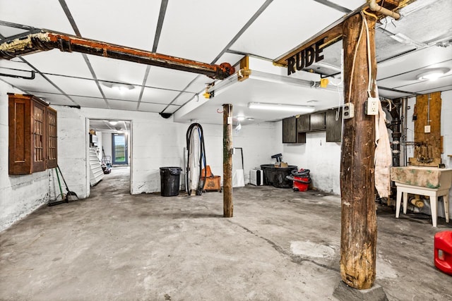 702 11th St, Duluth, MN 55805 - view of garage