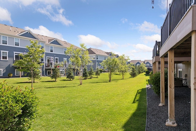 4297 Corn Silk Ln, Woodbury, MN 55129 - view of grassy yard featuring a residential view