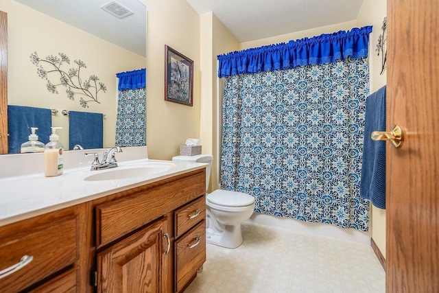 2711 Cedar Ave, Holmen, WI 54636 - full bathroom featuring vanity and shower / bathtub combination with curtain