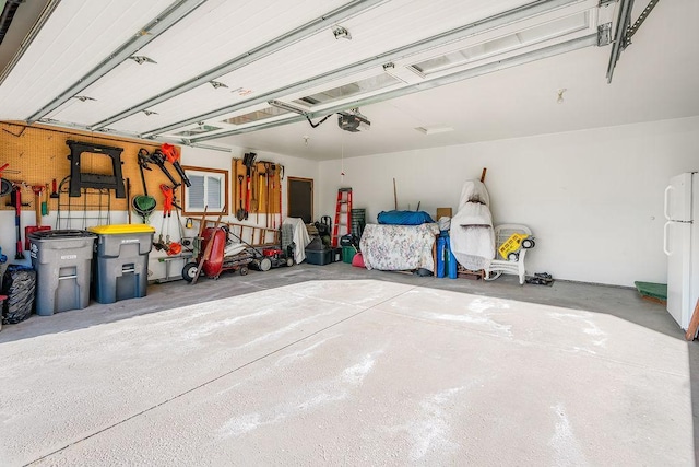 2711 Cedar Ave, Holmen, WI 54636 - view of garage