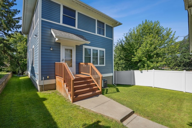 1661 Bush Ave, Saint Paul, MN 55106 - view of traditional style home