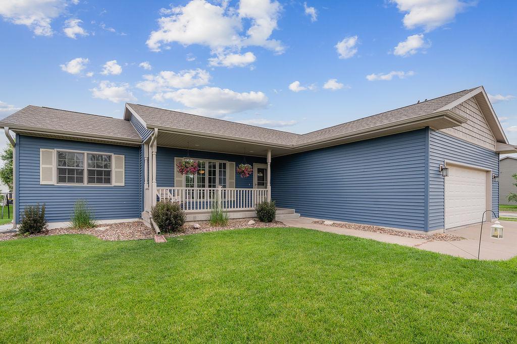 901 Winchester Ln, Holmen, WI 54636 - photo 1