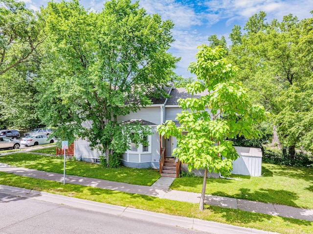 2700 Aldrich Ave N, Minneapolis, MN 55411 - view of front of home with a front lawn