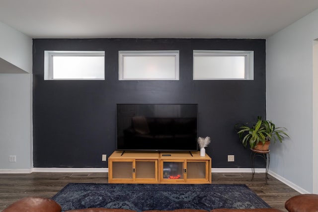 700 6th St E, Saint Paul, MN 55106 - living room with wood finished floors