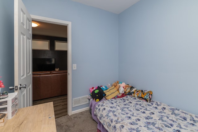 700 6th St E, Saint Paul, MN 55106 - carpeted bedroom with baseboards