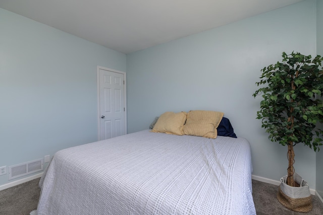 700 6th St E, Saint Paul, MN 55106 - bedroom featuring carpet floors