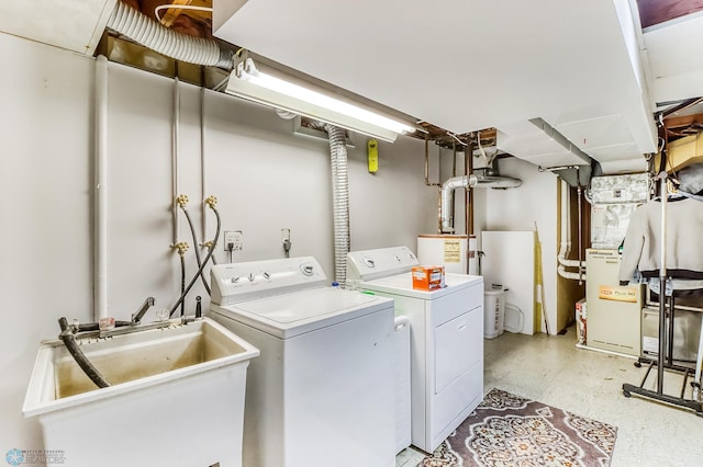 1800 Centre Sq, Moorhead, MN 56560 - laundry room featuring light flooring and independent washer and dryer