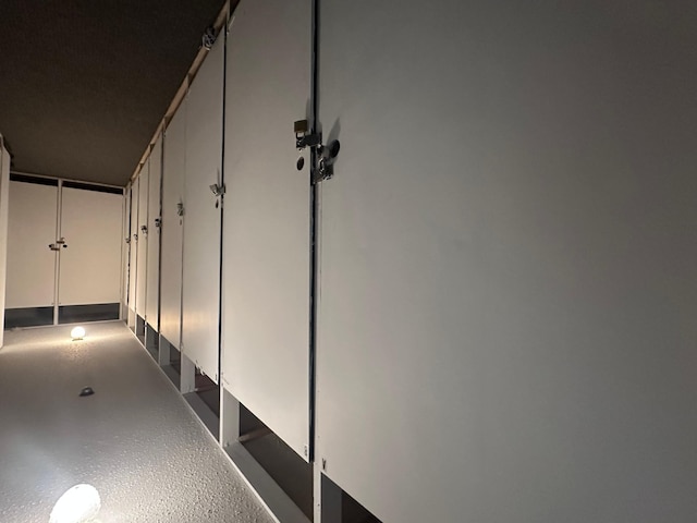 3421 Kent St Unit 607, Shoreview, MN 55126 - corridor featuring finished concrete flooring