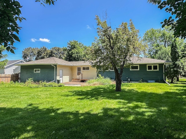 540 8th St, Bird Island, MN 55310 - back of house
