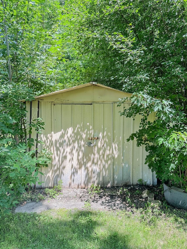 540 8th St, Bird Island, MN 55310 - view of shed