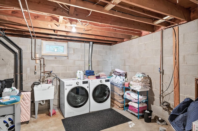 3850 Bryant Ave N, Minneapolis, MN 55412 - laundry area with separate washer and dryer