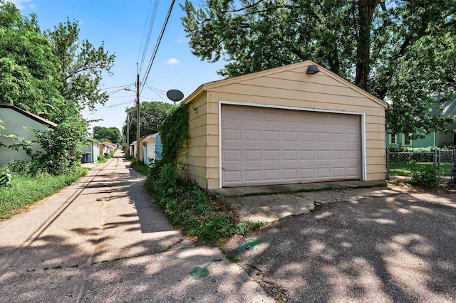 3850 Bryant Ave N, Minneapolis, MN 55412 - view of detached garage