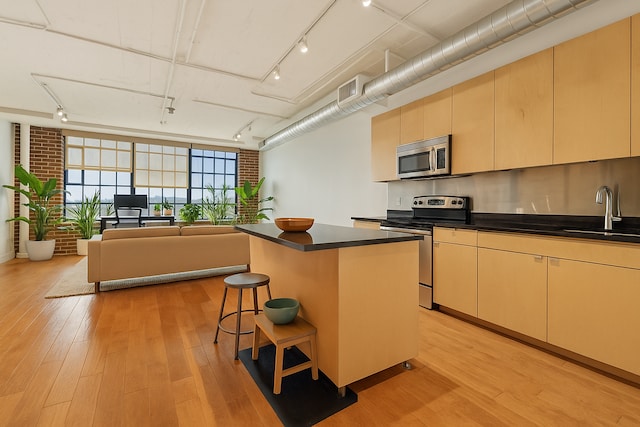 2929 Chicago Ave Unit 1003, Minneapolis, MN 55407 - photo 2