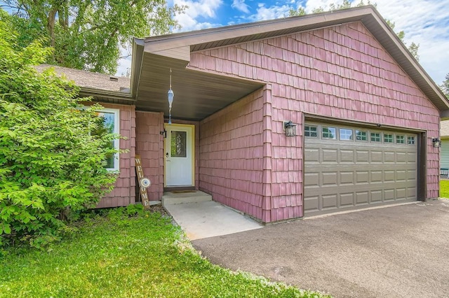 7236 Clear Rdg, Centerville, MN 55038 - view of front facade featuring a garage