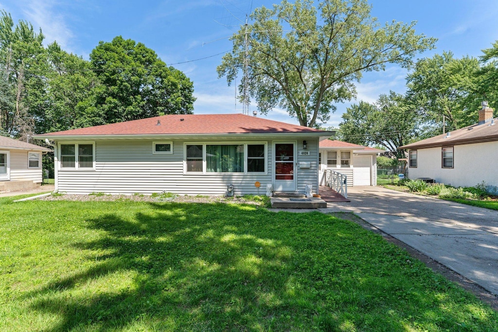 4824 Georgia Ave N, Crystal, MN 55428 - photo 1