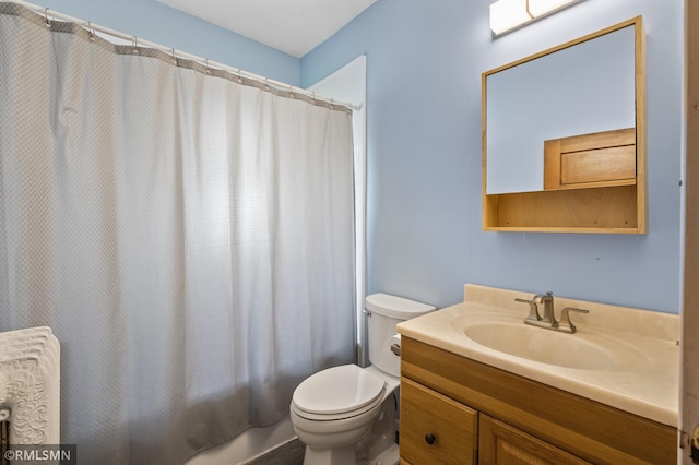 727 Virginia St, Saint Paul, MN 55103 - bathroom with vanity and shower / bath combo