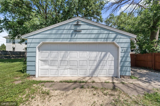 727 Virginia St, Saint Paul, MN 55103 - view of detached garage