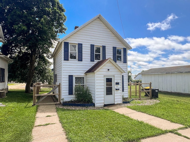 213 Caledonia St, Caledonia, MN 55921 - view of traditional-style house