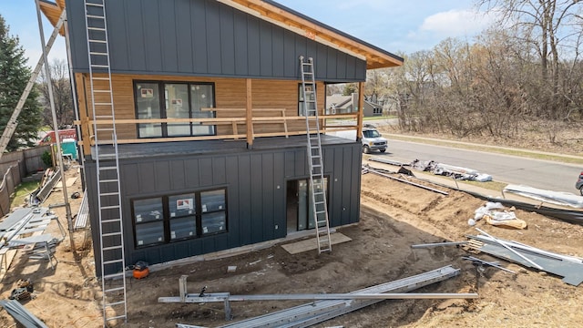 7577 138th St W, Apple Valley, MN 55124 - rear view of property featuring a balcony