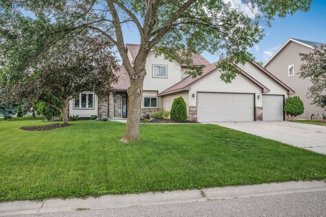 2824 92nd Cres N, Brooklyn Park, MN 55443 - traditional-style home featuring an attached garage, a front yard, and concrete driveway